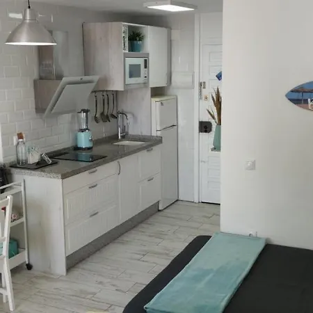El Estudio De La Playa Benalbeach Holidays Deluxe *