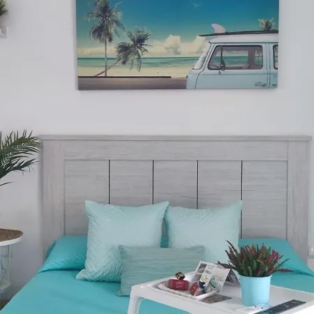 El Estudio De La Playa Benalbeach Holidays Deluxe *