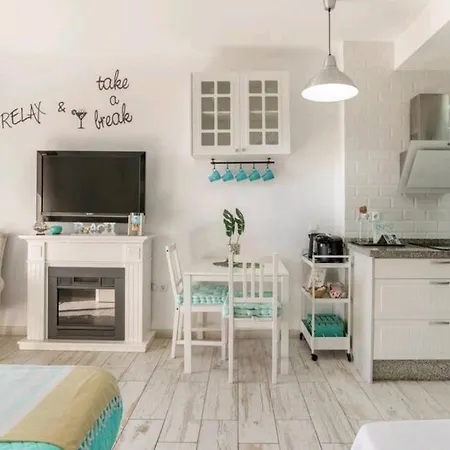 Apartment El Estudio De La Playa Benalbeach Holidays Deluxe *