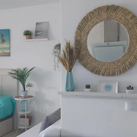 El Estudio De La Playa Benalbeach Holidays Deluxe Appartamento *