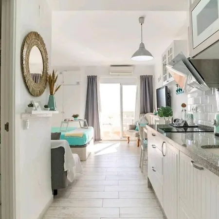 El Estudio De La Playa Benalbeach Holidays Deluxe Appartamento Benalmádena
